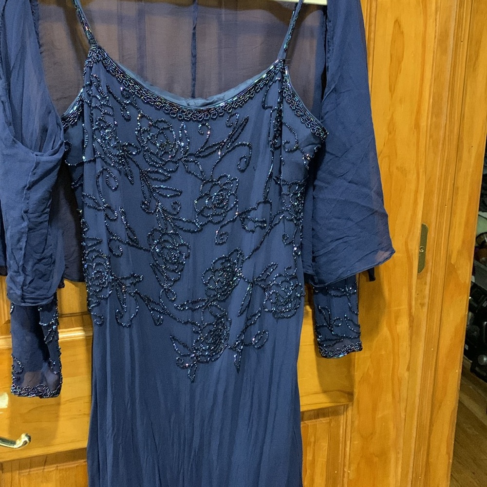 Dress - Picture 6 of 10